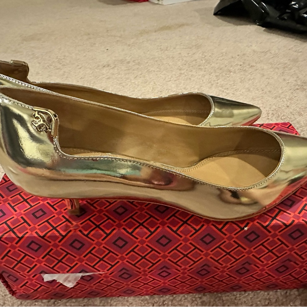 Tory Burch Elizabeth 40mm Pump in Spark Gold